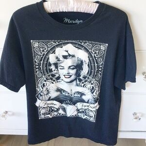 Marilyn Monroe Large Black white graphic tee